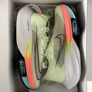 NIKE WMNS AIR ZOOM ALPHAFLY NEXT% | size 8